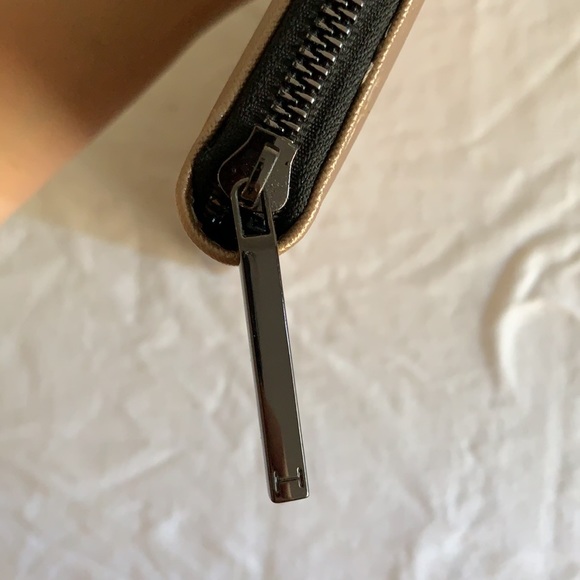 H by HALSTON Jewelry Portfolio/Travelling Case - Picture 5 of 10